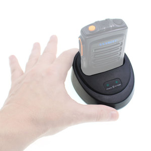 B01 Microphone <span class=keywords><strong>sans</strong></span> <span class=keywords><strong>fil</strong></span> professionnel haut-parleur <span class=keywords><strong>chargeur</strong></span> de bureau <span class=keywords><strong>Android</strong></span> IOS <span class=keywords><strong>chargeur</strong></span> de chute pour Radio publique talkie-walkie - Product Image 3
