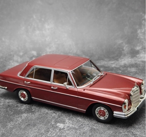 Modello di <span class=keywords><strong>auto</strong></span> in lega di 1:18 modello Mercedes-Benz 280SE 1967 <span class=keywords><strong>auto</strong></span> <span class=keywords><strong>d</strong></span>'<span class=keywords><strong>epoca</strong></span>, autentico modello di <span class=keywords><strong>auto</strong></span> in lega, pezzo <span class=keywords><strong>da</strong></span> esposizione <span class=keywords><strong>da</strong></span> <span class=keywords><strong>collezione</strong></span> - Product Image 6