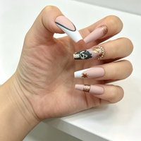 Venta al por mayor de 24 uñas postizas de ataúd largo con acabado mate, estilo francés, con purpurina de dibujos animados y diamantes de imitación de hoja de otoño, de ABS reutilizables.