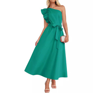 Abito lungo da donna monospalla con volant e drappeggio, silhouette a trapezio, cintura in vita, vestibilità slim, ideale per feste - Vendita all'ingrosso - Product Image 4