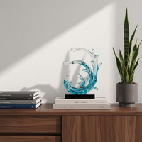 Sculpture d'onde en résine transparente bleue, façonnée à la main, inspirée de l'océan, art abstrait et modèle de collection pour la décoration de bureau