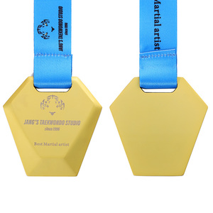 Medalla Deportiva de Aleación de Zinc Nueva, Chapada en Oro, con Logotipo Grabado con Láser, en Forma de Pentágono, para Taekwondo y Artes Marciales - Product Image 2