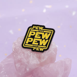 漫画のテキスト「pew Pew」エナメルブローチファッション服アクセサリー友達へのギフトジュエリー - Product Image 4