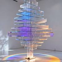 Feuille acrylique arc-en-ciel irisée à haute transmission lumineuse. PMMA dichroïque pour sculptures d'art et installations lumineuses de musées