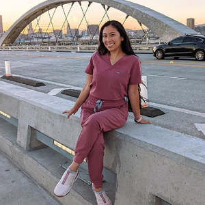 Медицинские костюмы на заказ: премиум-качество, различные цвета и стили, подходят для различных рабочих условий, материалы на выбор - Product Image 3