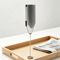 Mousseur à lait puissant à piles AA, mélangeur de boissons rapide et portable avec fouet en acier inoxydable pour café et protéines