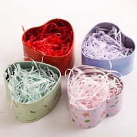 Client OEM Eco Friendly 500G Couleur d'emballage Remplisseur froissé Papier découpé déchiqueté Raphia Lafite Herbe pour paquet Boîte cadeau