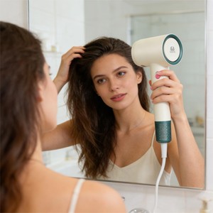 Kit <span class=keywords><strong>de</strong></span> Peinado con Cepillo Iónico Sin Escobillas <span class=keywords><strong>de</strong></span> Alta Rotación para Uso en Hoteles y Salones <span class=keywords><strong>de</strong></span> Belleza - Product Image 4