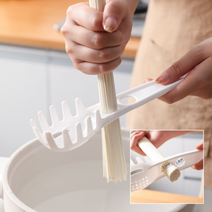 Japanese Style Noodle Strainer Claw Spoon For Pasta Boiling Eggs Kitchen Tool Household Use White Plastic - Product Image 4