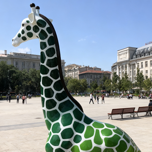 Đầy màu sắc nghệ thuật con hươu cao cổ bức tượng nhựa handmade điêu khắc cuộc sống Kích thước trong nhà ngoài trời sử dụng tùy chỉnh sơn Vườn cỏ nghệ thuật trang trí nội thất - Product Image 4