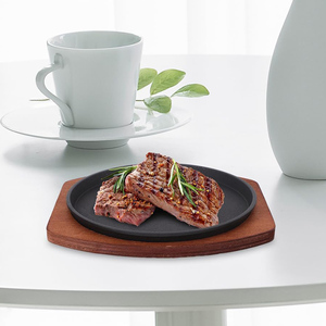 Plaque de cuisson ronde antiadhésive <span class=keywords><strong>en</strong></span> <span class=keywords><strong>fonte</strong></span> pour fruits de mer, steaks et fajitas, avec base <span class=keywords><strong>en</strong></span> bois - Product Image 2