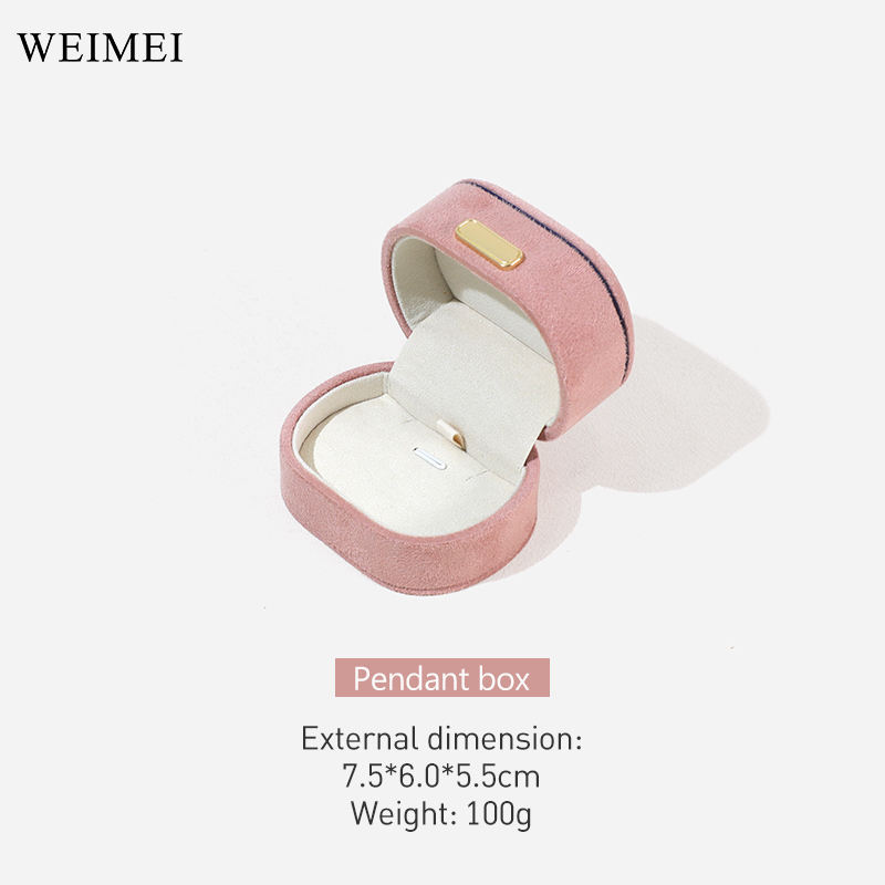 กล่องสร้อยคอสีชมพู