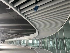 <span class=keywords><strong>Plafond</strong></span> à baffles métalliques traités en surface personnalisé pour les zones commerciales Régulation acoustique avec baffles linéaires en aluminium pour les ingénieurs - Product Image 3