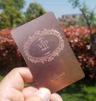 Cartes de visite VIP en métal découpées au laser avec logo gravé avec impression de luxe personnalisée