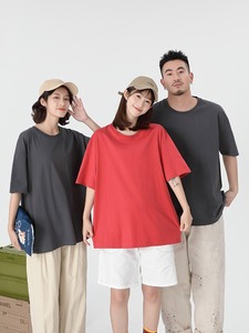 Camiseta Masculina Oversized de Algodão 100% Pesado 260gsm com Gola Redonda e Ombro Caído, Estampa Personalizada de Logotipo, Cor Rosa Madder, para Mulheres - Product Image 3