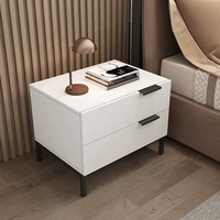 Mesita de Noche Zayshine Italiana Minimalista de Lujo, Color Blanco Arroz, Marco de Madera Maciza, Patas de Metal, Dos Cajones para el Dormitorio, Venta al por Mayor