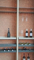 Meuble à vin moderne en bois pour projet de villa de luxe au Royaume-Uni, avec éclairage LED et affichage de bouchons, personnalisable OEM pour solution de mobilier complet pour toute la maison