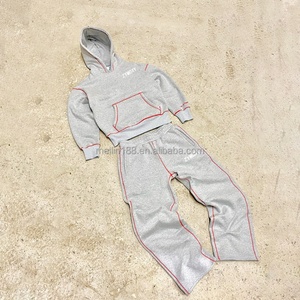 Ensemble de survêtement unisexe épais avec pantalon de jogging droit et ample à surpiqûres contrastantes rouges et sweat à capuche – Fabricant de survêtements - Product Image 1