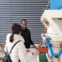 Machine de pesage, de remplissage et d'emballage semi-automatique pour poudres en sacs de 10 kg, 15 kg, 20 kg, 25 kg, 50 kg avec cellule de pesage et pince à sac