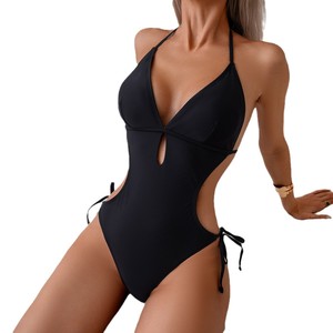 Traje de baño de una pieza con cuello halter de color liso para mujer, con aberturas laterales y diseño sin espalda para la playa - Product Image 5