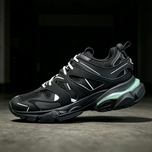 Vente en gros de baskets LED de luxe, noires et blanches, respirantes, décontractées pour hommes, chaussures de créateur confortables - Product Image 3