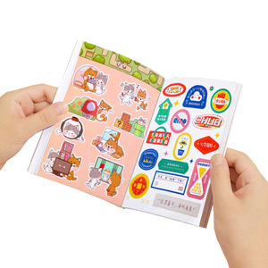 Livre d'autocollants personnalisés pour enfants avec des personnages d'anime et des autocollants décoratifs, impression en petites séries - Product Image 1