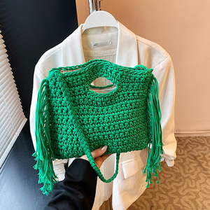 กระเป๋าสะพายข้างผู้หญิงสไตล์พาสเทลแบบใหม่ ดีไซน์เรียบง่าย สบายๆ แฟชั่นพู่ห้อย  แบบเปิดเดียว กันน้ำ ทำจากวัสดุ PU ทอแบบ Tanjing ขายส่ง - Product Image 2