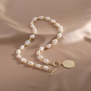 French Retro Baroque <b>Pearl</b> Necklace with Light Gold Coin <b>Pendant</b> Women's Sweater Chain & Personalized Collarbone Chain - Product Image 3