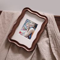 Cadre photo de bureau Ludaye Designs 4x6 5x7 pouces en bois massif fait main, style vintage, à bords ondulés, triple couche, sculpté, pour décoration intérieure