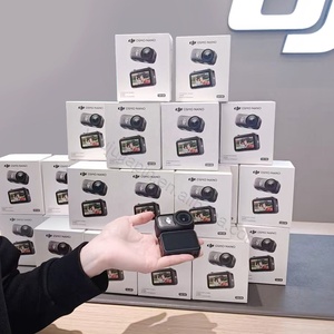 <span class=keywords><strong>DJI</strong></span> <span class=keywords><strong>Osmo</strong></span> Nano <span class=keywords><strong>4K</strong></span>/60fps, 143° de Campo de Visión Amplio, Rendimiento de Color D-log M de 10 bits, Diseño Magnético Ligero de Doble Cara, Resistente al Agua, 64G - Product Image 6