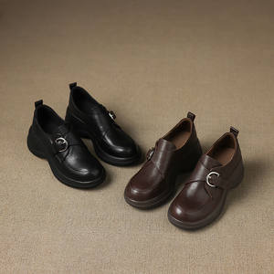 Chaussure en cuir véritable à talon plat rétro à la mode, couleur unie, semelle souple, découpe profonde, avec boucle en cuir pleine fleur à l'intérieur - Product Image 4