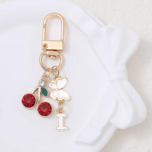 Alphabet anglais Charm pour casque Cherry Cute Bag Car Keychain Decoration Accessory. - Product Image 5