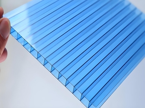 Fabriqué en Chine Panneaux creux en <span class=keywords><strong>polycarbonate</strong></span> de <span class=keywords><strong>4mm</strong></span> d'épaisseur pour serre vierge Bayer PC Feuille creuse - Product Image 3