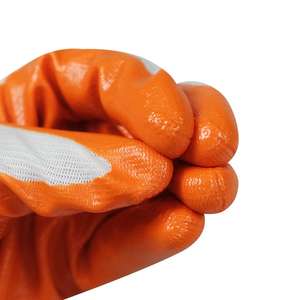 Gants en polyester et nylon tricotés sans couture avec revêtement en nitrile lisse ou micro-sableux sur la paume pour environnements industriels secs et légers - Product Image 4