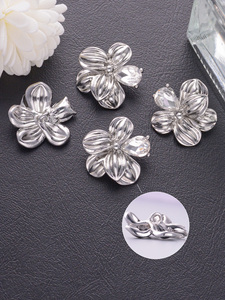 14Mm Kẽm Hợp Kim Sang Trọng Thân Thiện Với Môi Hoa Chân Nút Với Rhinestone Điểm Nhấn Cho Quần Áo & Áo Phụ Kiện - Product Image 4