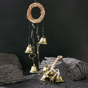 魔女の鐘ドアノブハンガー魔術の装飾風鈴魔法の家魔女の保護鐘自由奔放に生きる装飾のための魔女のドアノッカー