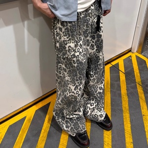 กางเกงขายส่งสไตล์สตรีททรงโอเวอร์ไซส์ เอวสูง ขากว้าง ลวดลายเสือดาว กางเกงลำลองทรงหลวมสำหรับผู้ชาย - Product Image 6