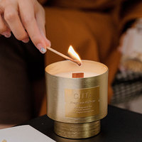 Vente en gros d'usine, bougies personnalisées uniques à étiquette privée, bougies en cire de soja de luxe avec mèche en bois, pots en métal plaqués or, cadeau pour la Saint-Valentin