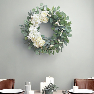 Guirlande florale neutre écologique en plastique 45cm Baies blanches Printemps Été Saint-Valentin Décoration à suspendre à la porte Intérieur Extérieur Vente en gros - Product Image 1