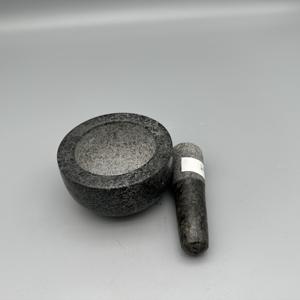 ครกและสากหินแกรนิตสีดำธรรมชาติ ยี่ห้อ Fengqi เป็นมิตรกับสิ่งแวดล้อม สำหรับบดสมุนไพรและเครื่องเทศ ใช้ในครัวและห้องรับประทานอาหาร - Product Image 4