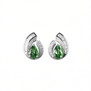 Orecchini a lobo di lusso in argento 925 con smeraldo a goccia e diamanti taglio baguette per donna, da indossare tutti i giorni - Product Image 1