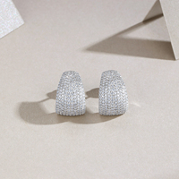 Boucles d'oreilles larges en argent sterling 925 avec moissanite pour femme, entièrement pavées de micro-moissanites couleur D VVS1, type clous