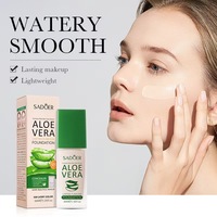 Fond de teint à l'aloe vera léger et transparent, couvre bien et tient au poignet.