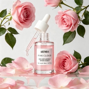 Set de Cuidado de la Piel Vegano de Marca Privada con Centella Asiática, Suero Hidratante con Ácido Hialurónico, Suero Facial Blanqueador y Antienvejecimiento Personalizado - Product Image 1