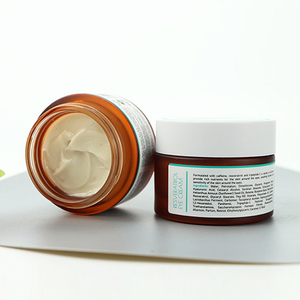 Crema Hidratante Reafirmante y Blanqueadora para Cuello y Pecho con Resveratrol, Aloe Vera y Té Verde - Product Image 2