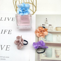 Vente en gros de nœuds en satin personnalisés avec bande élastique pour la décoration de flacons de parfum, emballage cadeau