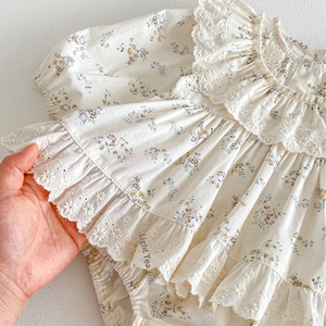 Tutina Estiva INS 2026 per Neonati 0-2 Anni, Abbigliamento Bambina con Stampa Floreale, Colletto in Pizzo, Maniche Lunghe e Bottoni - Product Image 2