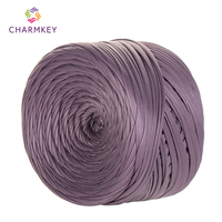 Fil fantaisie teint en polyester aspect cuir mat de 200g pour sacs fourre-tout tissés à la main