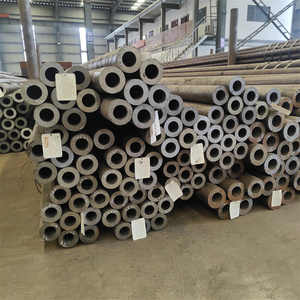 Tuyau en acier sans soudure noir peint, <span class=keywords><strong>tube</strong></span> rond en acier au carbone Sch40 A106 Gr.B, directement de l'usine, pour la construction et les pipelines - Product Image 1