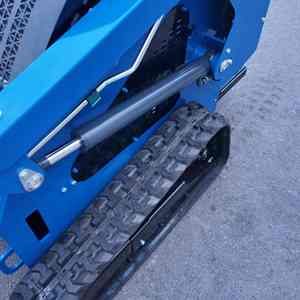 Minicargadora de orugas con motor diésel AT360 para construcción y agricultura - Product Image 5